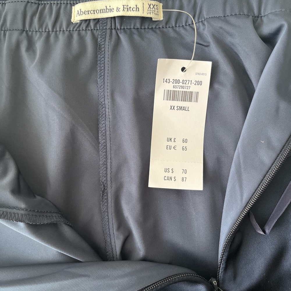 Abercrombie A&F Navy Mini Skort - size XXS (equivalent size 00) - NWT - Picture 5 of 6